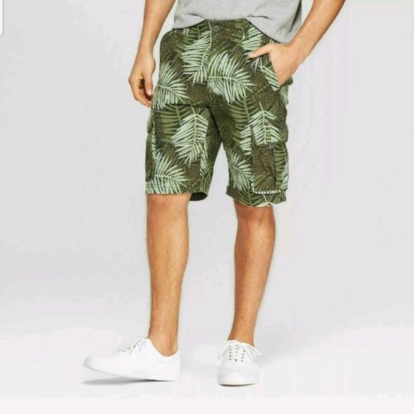 Goodfellow & Co Other - Goodfellow Green Palm Leaf Print Cargo Shorts, 42